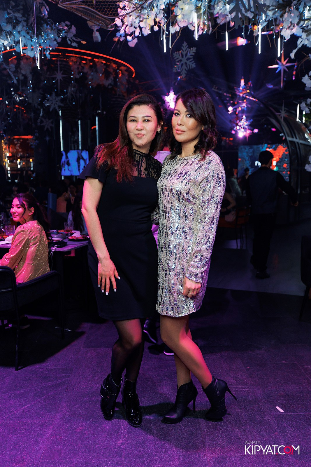 FRIENDS BAR & TERRACE. КИПЯТКОМ АЛМАТЫ!