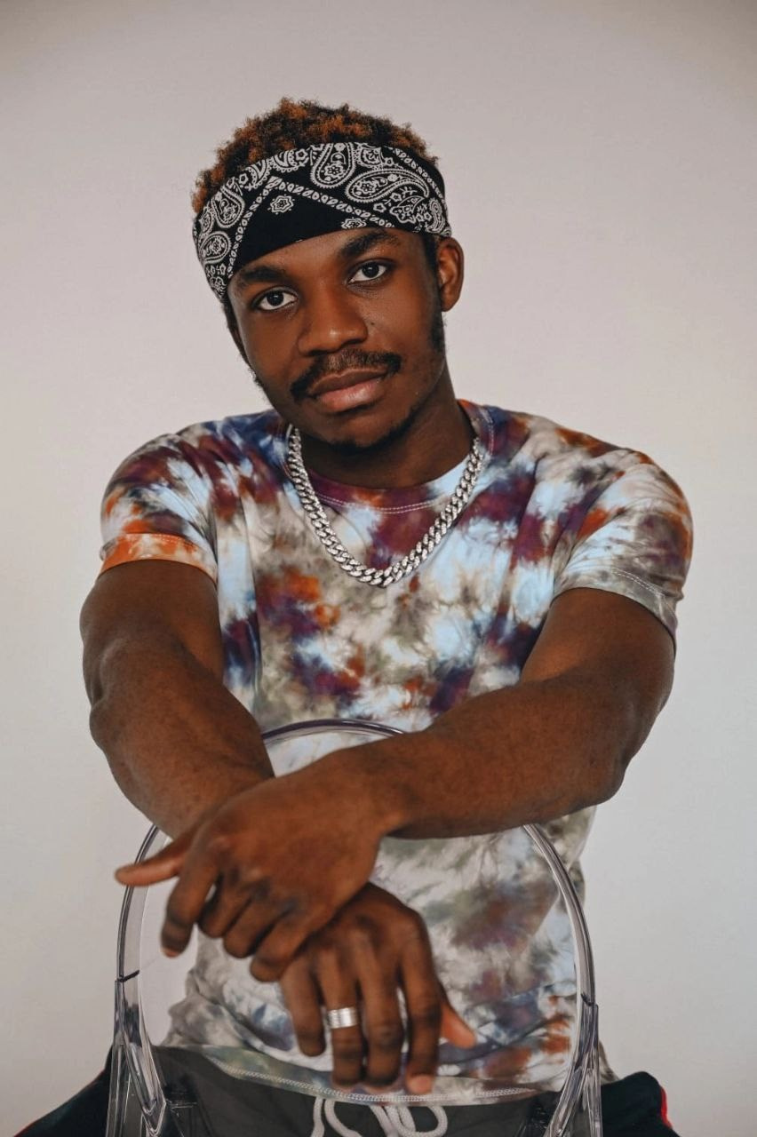 Асамоах Эммануэль, 165 см. KED Production — продакшн из СПб. Создаём фото, видео и контент, который помогает брендам и селлерам продавать больше