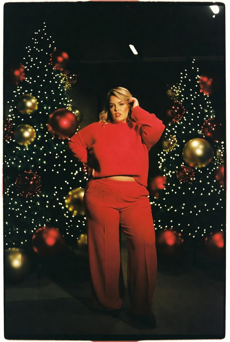 Плюс сайз в красном