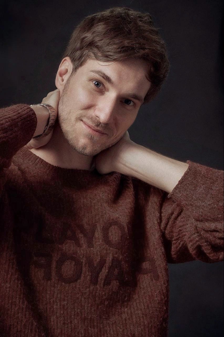 Мужской фотограф Курманаева Ирина Мужская фотосессия. Мужская съемка. прогулка по городу. Прогулка по Питеру. Мужские позы для фотосессий Мужской фотограф Фотосессия для парней