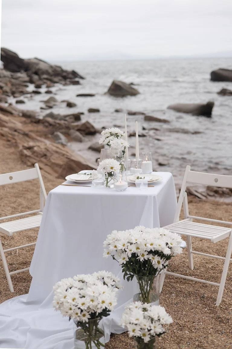 Свидание у моря во Владивсотоке. Организация свадеб и других мероприятий во Владивостоке от «Рядом быть»