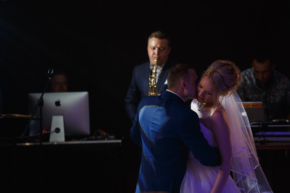 Фото ведущего Сергея Рябинина. Фотографии со свадеб, корпоративов, юби. Ведущий на свадьбу, корпоратив и юбилей в Москве Сергей Рябинин