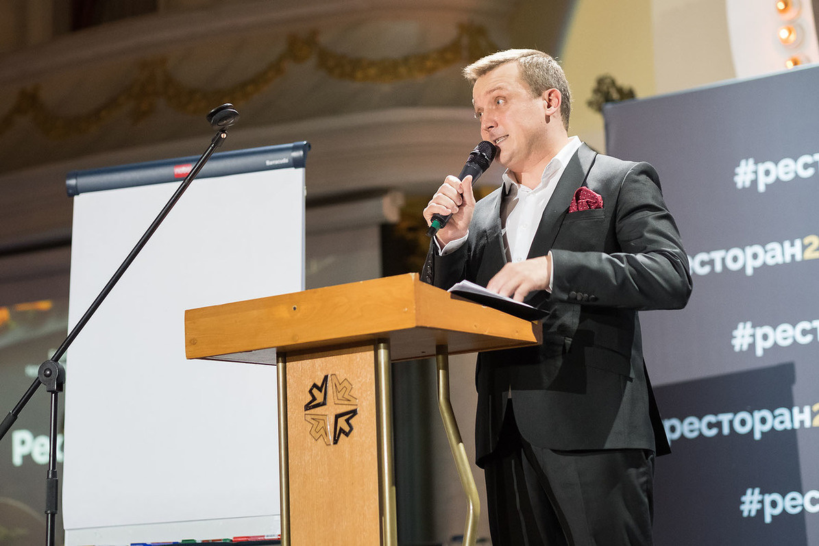 Фото ведущего Сергея Рябинина. Фотографии со свадеб, корпоративов, юби. Ведущий на свадьбу, корпоратив и юбилей в Москве Сергей Рябинин