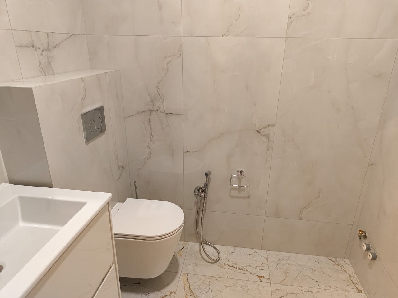 Ванная комната (ул. Симонова д. 11). Ремонт санузла, туалета, ванной под ключ в Казани. Укладка плитки