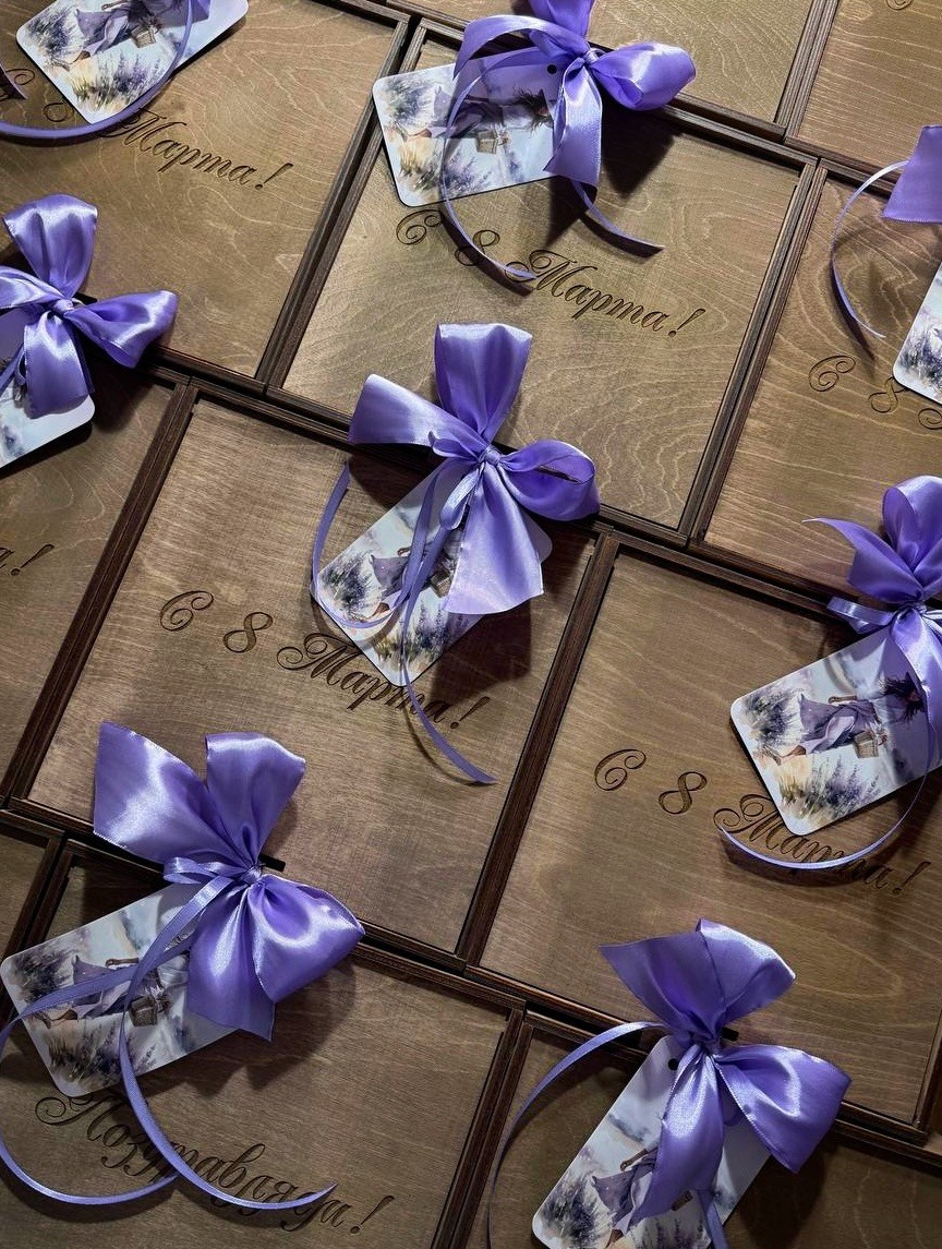 Подарок «С 8 марта!». Рекомендуем корпоративным клиентам. Студия подарочных наборов «Владия»