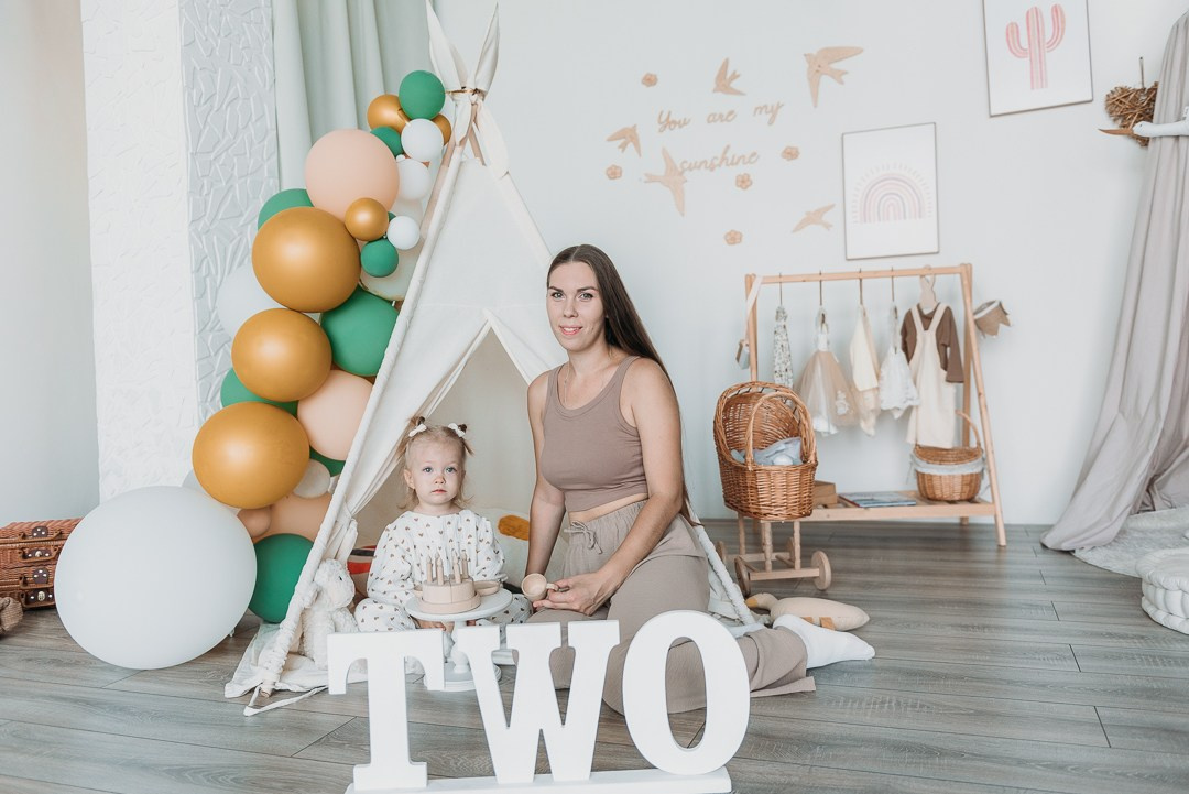 Еве 2 года. Студия Матур