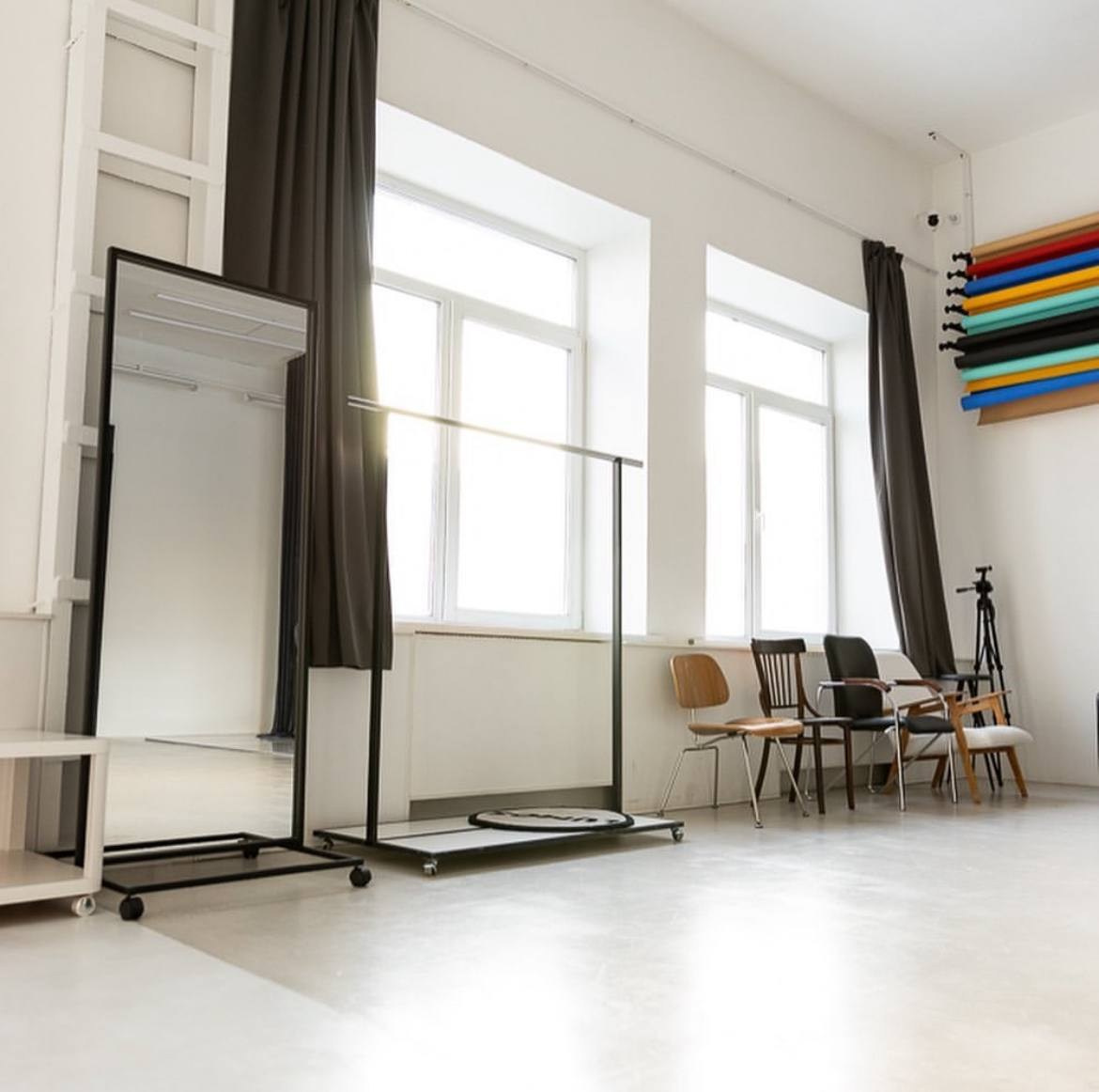 Студия Lumos зал Lumos, 1700 руб. в час. Классный фотограф Красноярска Васильева Ирина