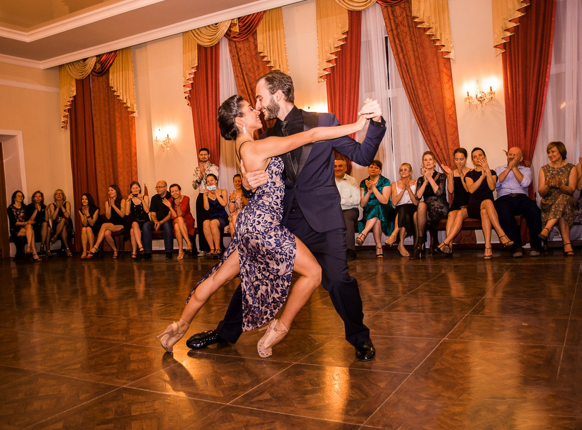 ВЗРОСЛЫЙ РЕПОРТАЖ. Приветствую! Меня зовут Александра, я занимаюсь репортажной и предметной съемкой в Красноярске