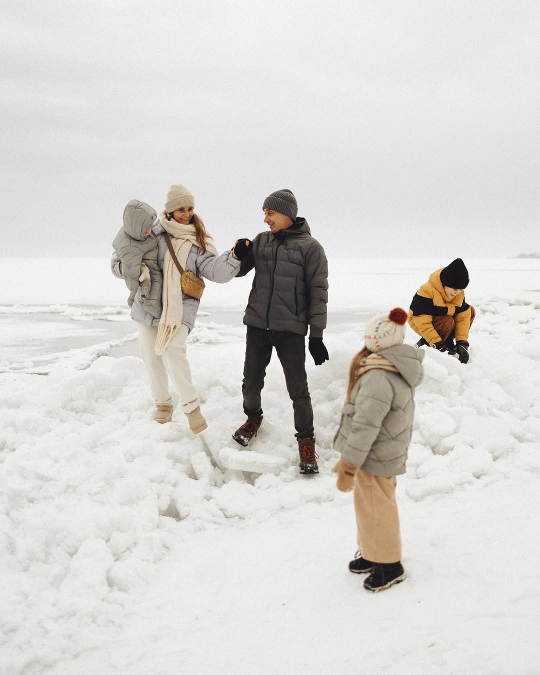 Семейная Зимой на улице. Свадебный фотограф в Петропавловске-Камчатском Артур Зябов