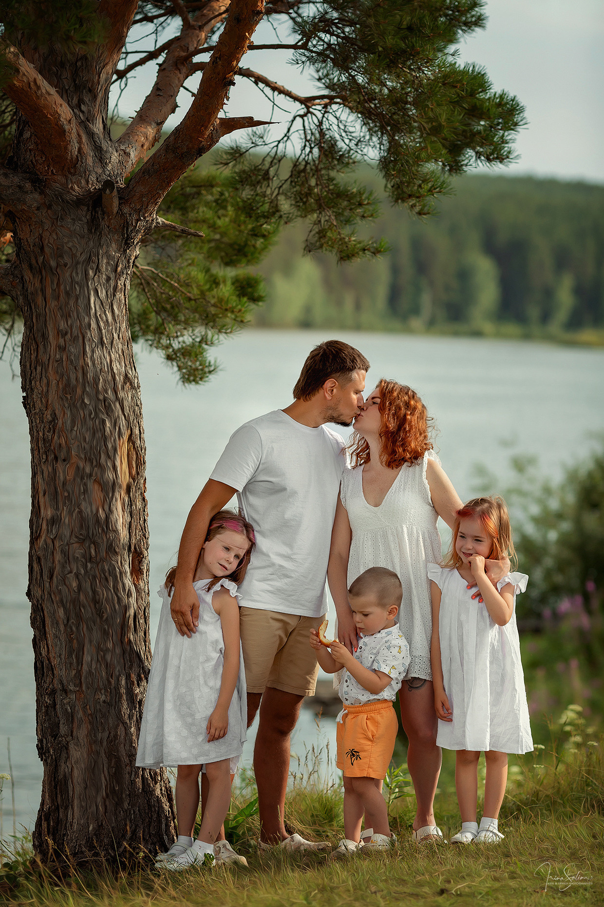 Семья (фотосессия на природе). Детский и семейный фотограф в Екатеринбурге