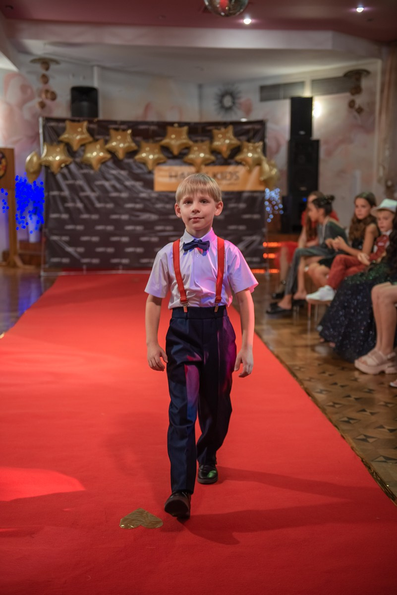 HAPPYkids дефиле санаторий Октябрьский. Семейный и коммерческий фотограф в Сочи Александр Бодунов