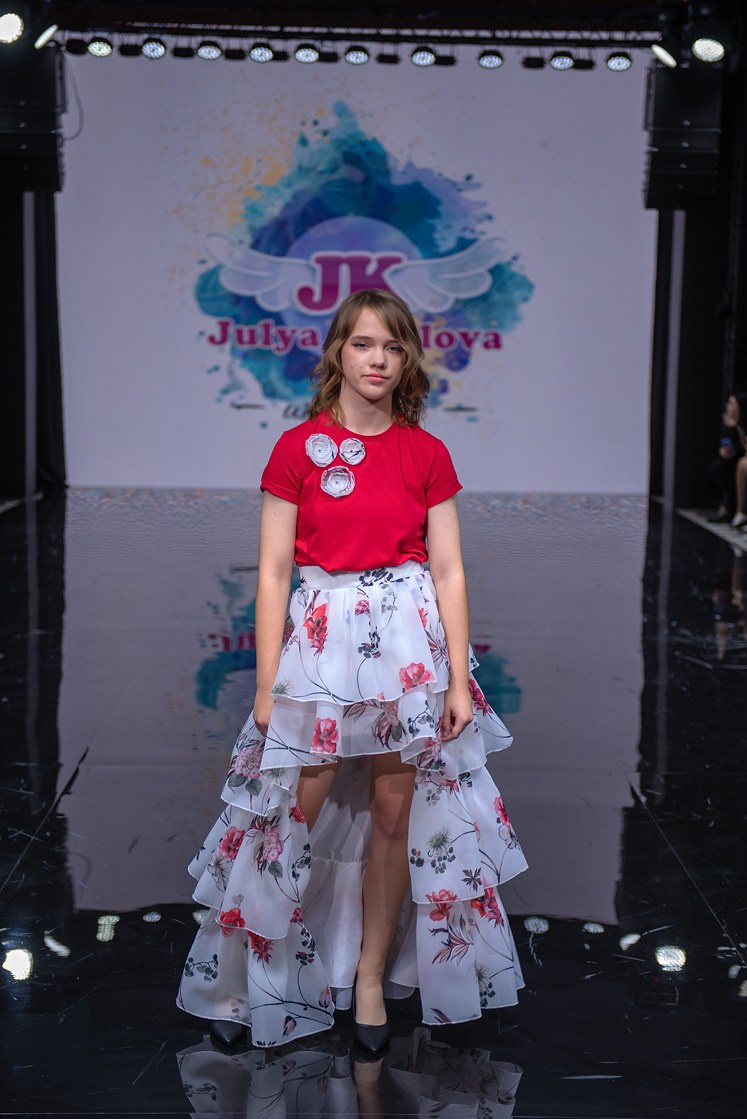SochiFashionWeek2024 дизайнер Юлия Крылова. Семейный и коммерческий фотограф в Сочи Александр Бодунов