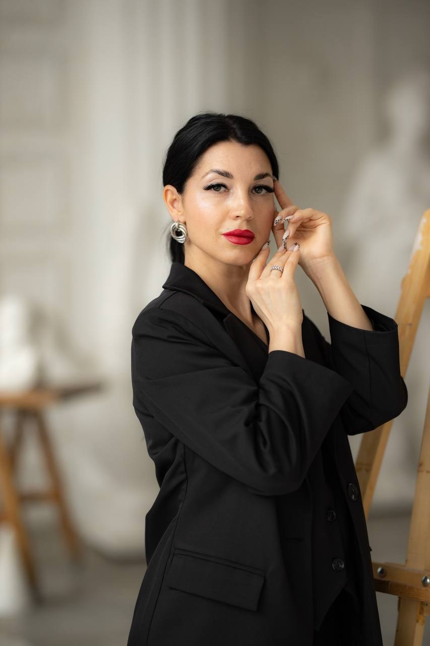 Женский портрет на циклораме и в студии. Фотограф Москва