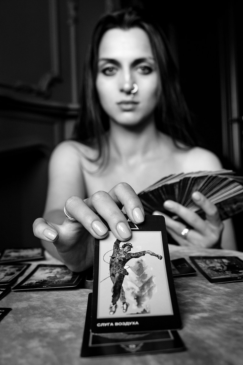 Таролог. Эротико-драматический фотограф Маруся Скоробогатова