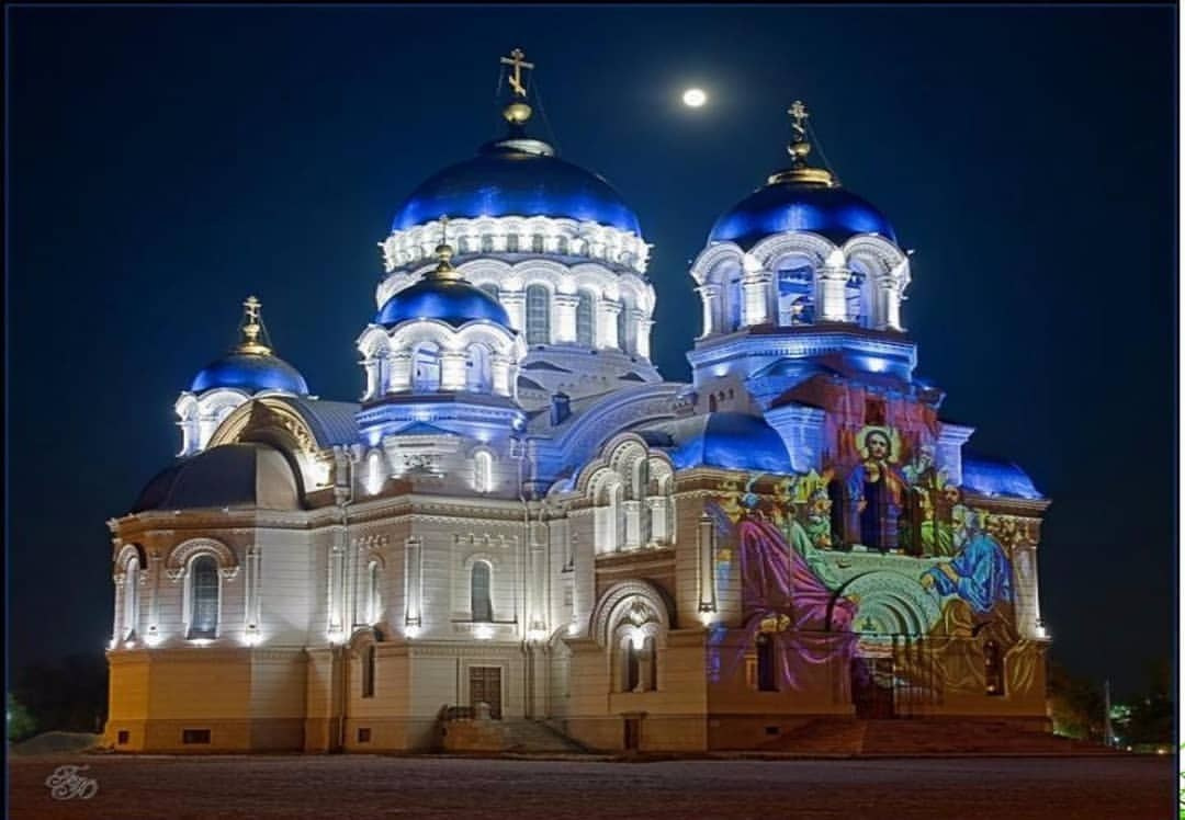 Светлый праздник Крещения Господня: история, смысл и поздравления