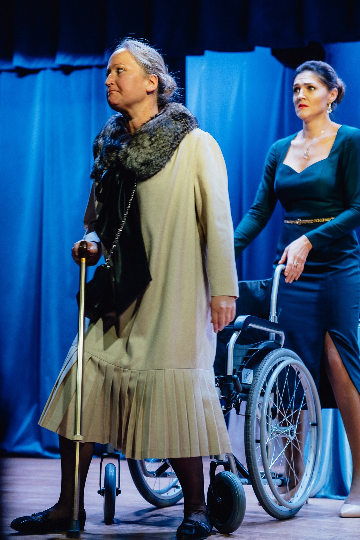 Театр Дом 8 Любящих женщин. Главная