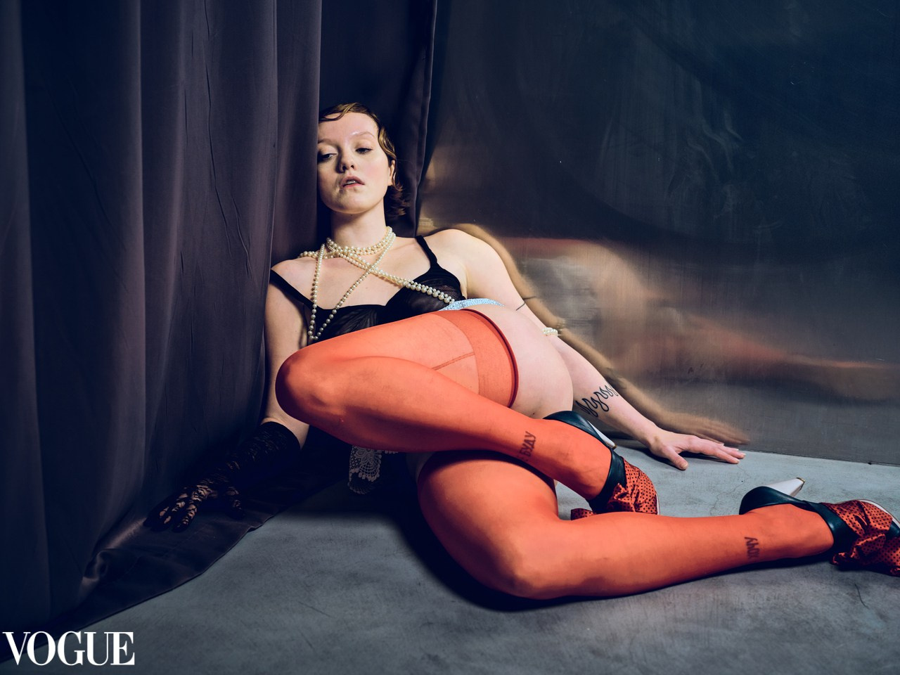 ню фотосессия в студии в стиле vogue