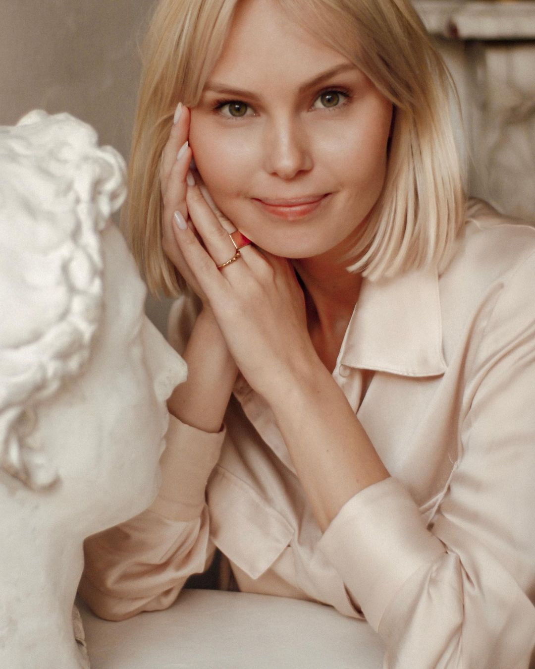 Съемка ювелирных украшений на модели. Честные истории о жизни города и его людях