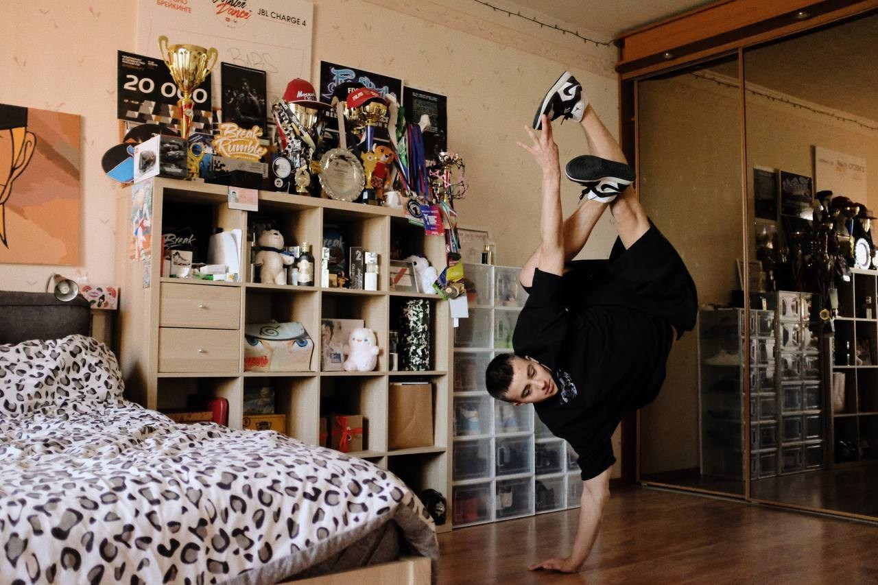 Книжка про брейк данс. Аня белка — художница и фотограф