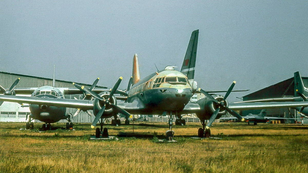 Ил-14 (Монино) — уничтожен. Фотоальбом показывающий увлекательный мир авиации и мир медведей Андрея Иванова
