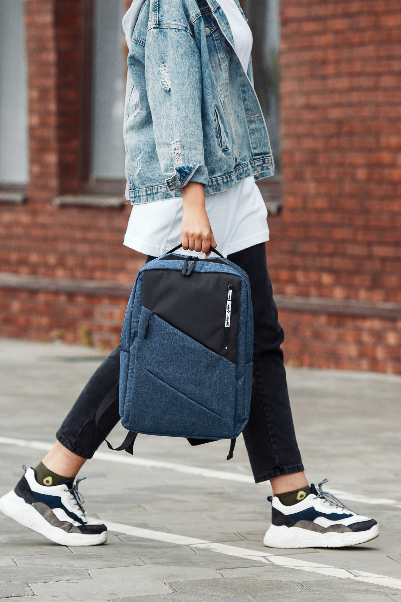 WB OZON Рюкзаки. Фотосъёмка для бизнеса — предметное фото, репортаж с мероприятий, портреты людей, съёмка интерьера и экстерьера