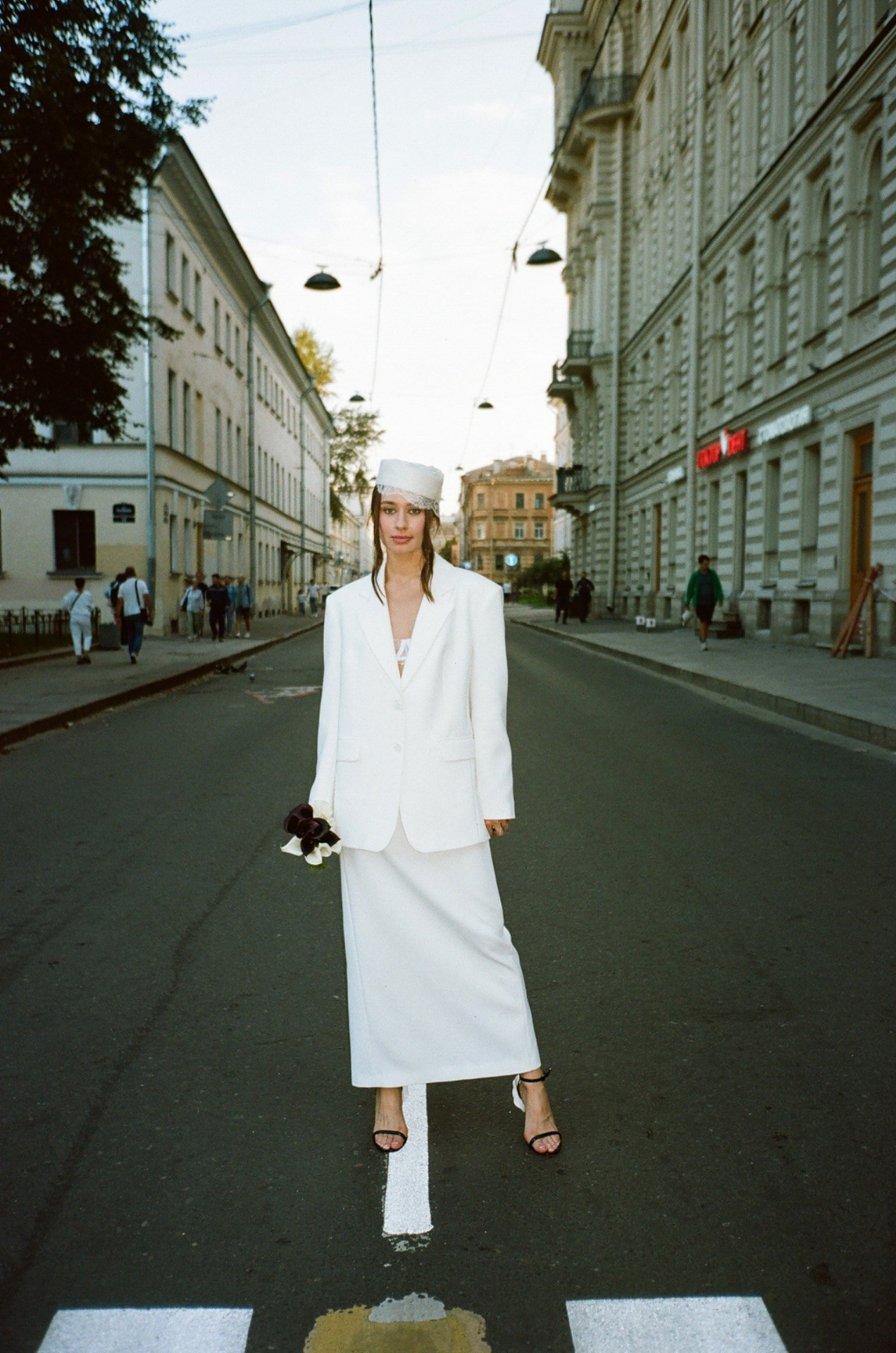 БРЮЧНЫЕ КОСТЮМЫ НА СВАДЬБУ, ТРЕНД 2025, СОВЕТЫ ДЛЯ НЕВЕСТ