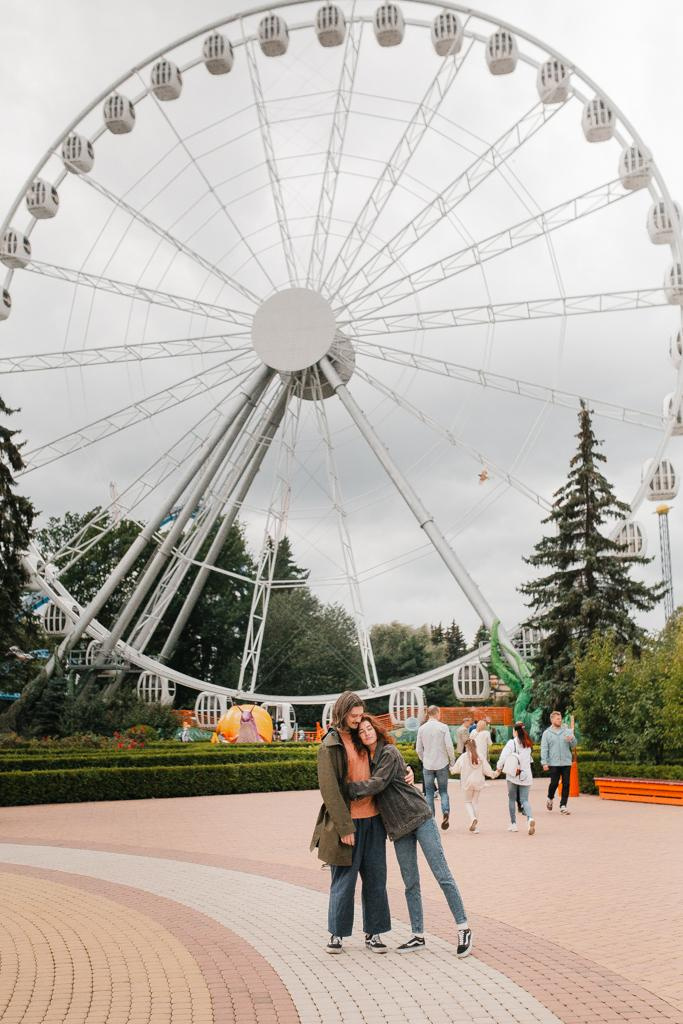 Аня и Игорь. Пасмурный Питер и аттракционы. Семейный и свадебный фотограф Полина Принцева