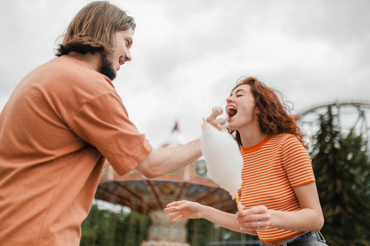 Аня и Игорь. Пасмурный Питер и аттракционы. Семейный и свадебный фотограф Полина Принцева