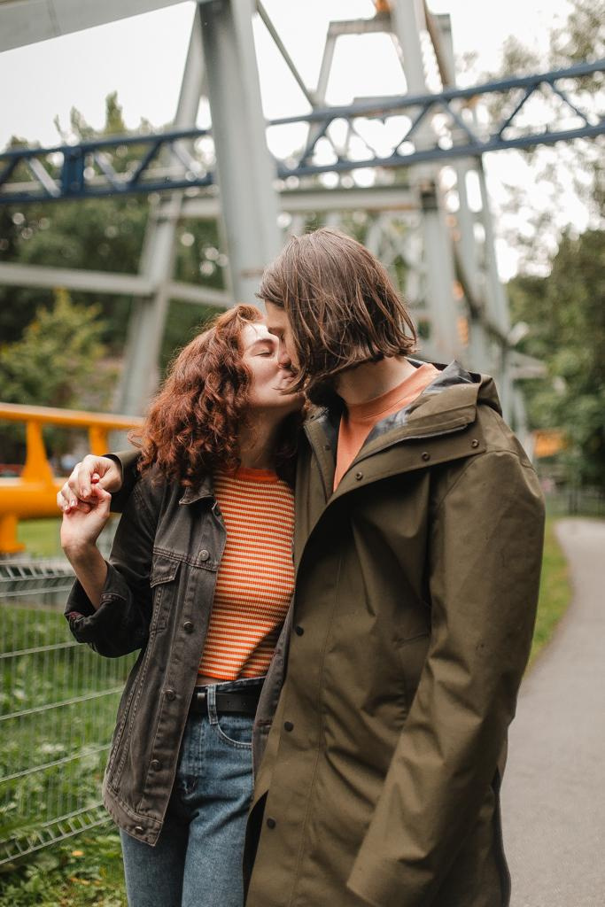 Аня и Игорь. Пасмурный Питер и аттракционы. Семейный и свадебный фотограф Полина Принцева