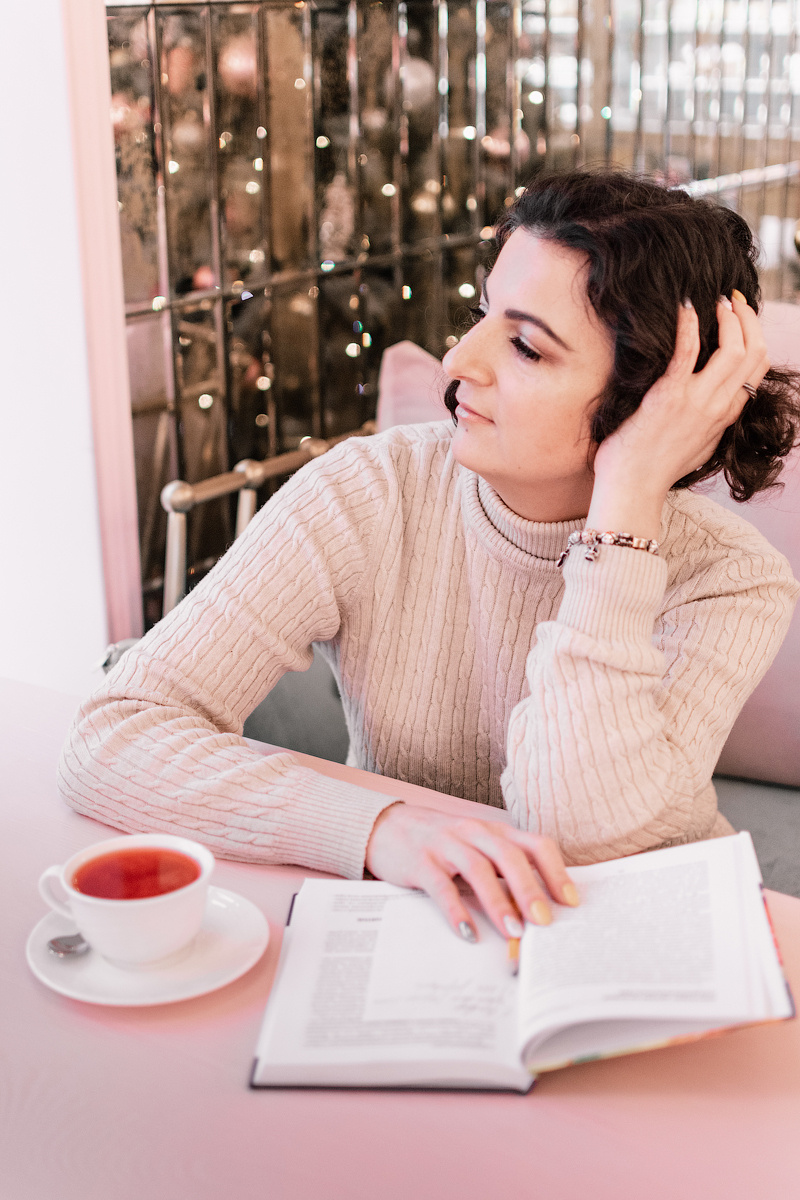 Фото в помещении. Майя Афзаал. Фотограф. Псков