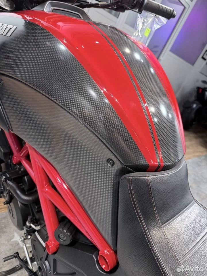 Купить 2015 Ducati Diavel Red Carbon — подробнее на сайте. Hello Davidson, Москва. Только хорошие мотоциклы…