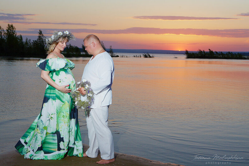 Фотосессия в ожидании малыша на Волге в Самаре. Фотограф Татьяна Малушкина