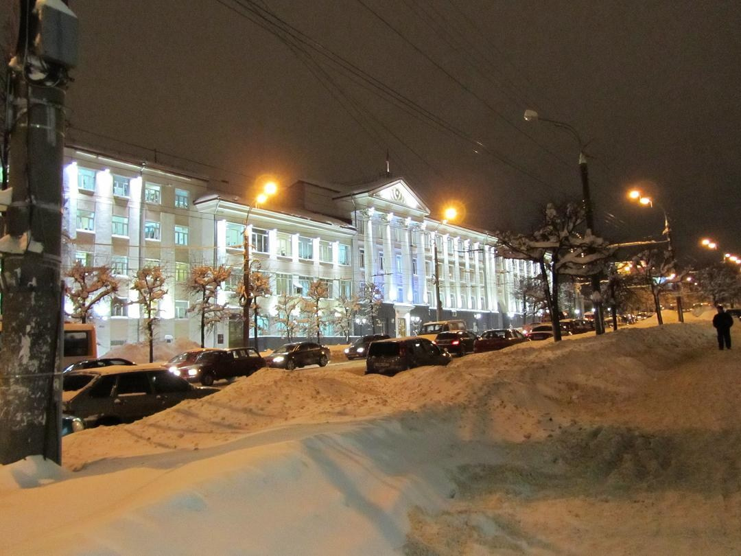 Ночная подсветка здания УВД