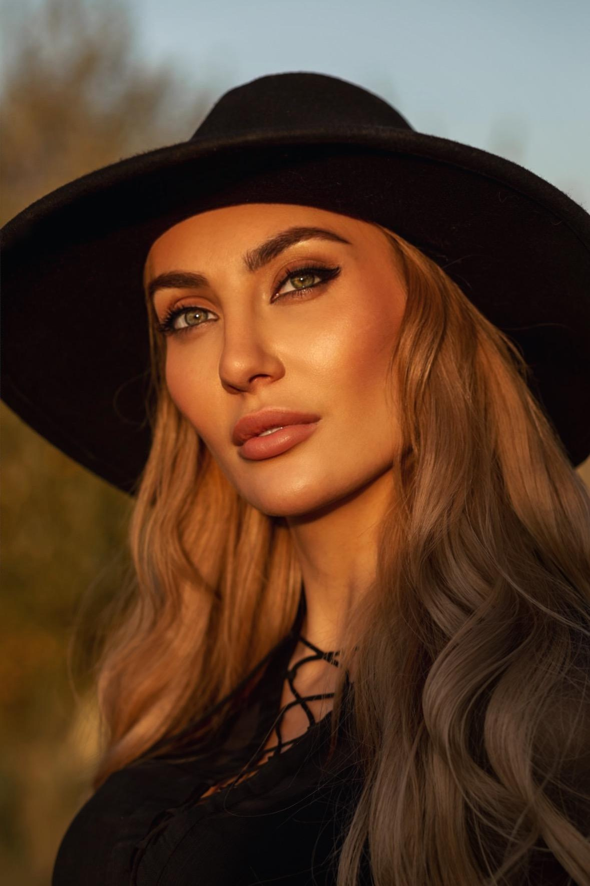 Ума и семья на конюшне. Фотограф в Москве Ксения Мокрушина | Brand & Women photographer