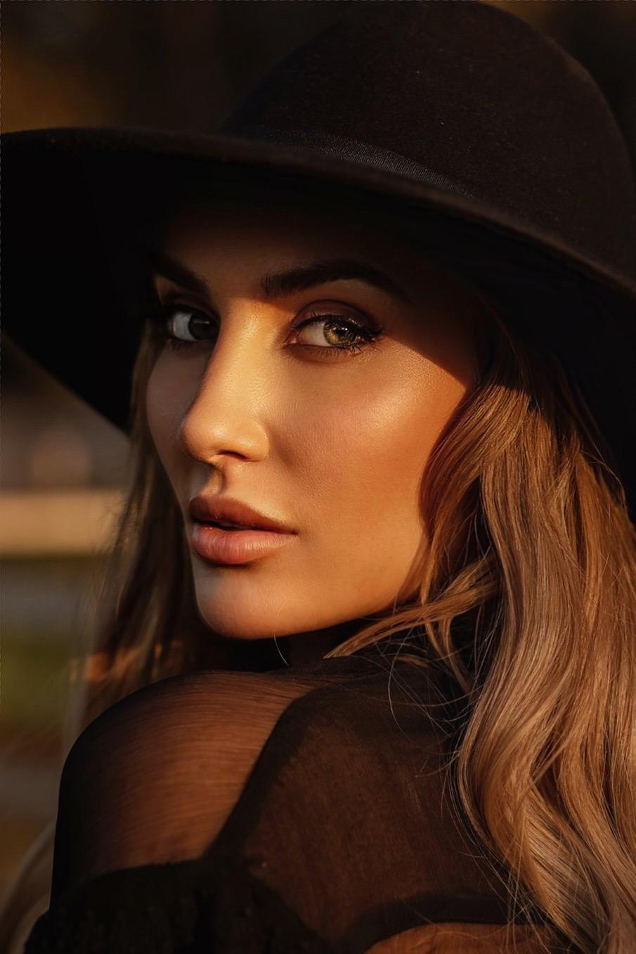 Ума и семья на конюшне. Фотограф в Москве Ксения Мокрушина | Brand & Women photographer