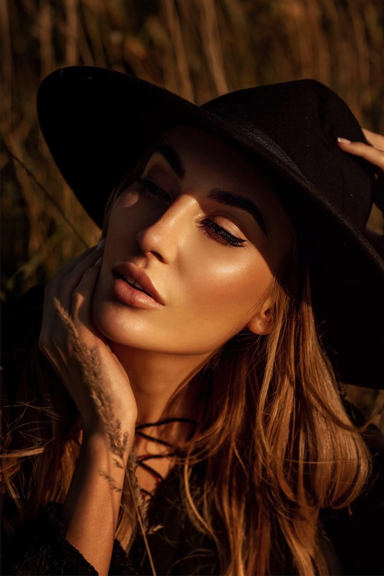 Ума и семья на конюшне. Фотограф в Москве Ксения Мокрушина | Brand & Women photographer