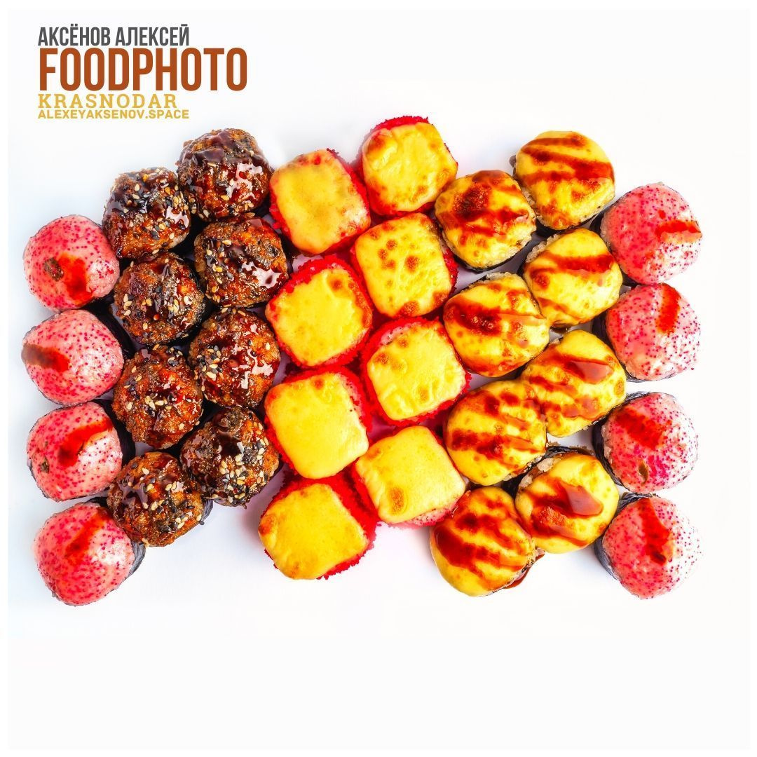 Много различных роллов и сушей вид сверху, каталожная фотография