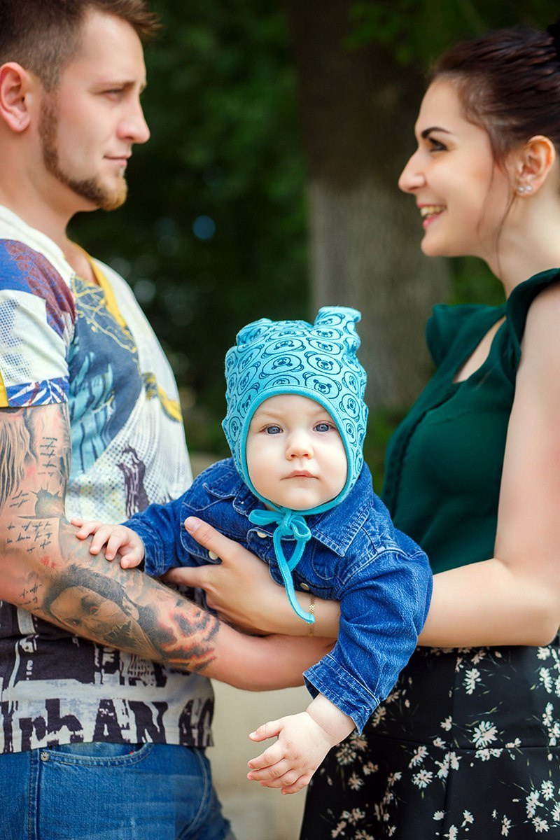 Семейная фотосессия в фотостудии и на природе в Твери. Свадебный и семейный фотограф в Твери и Тверской области