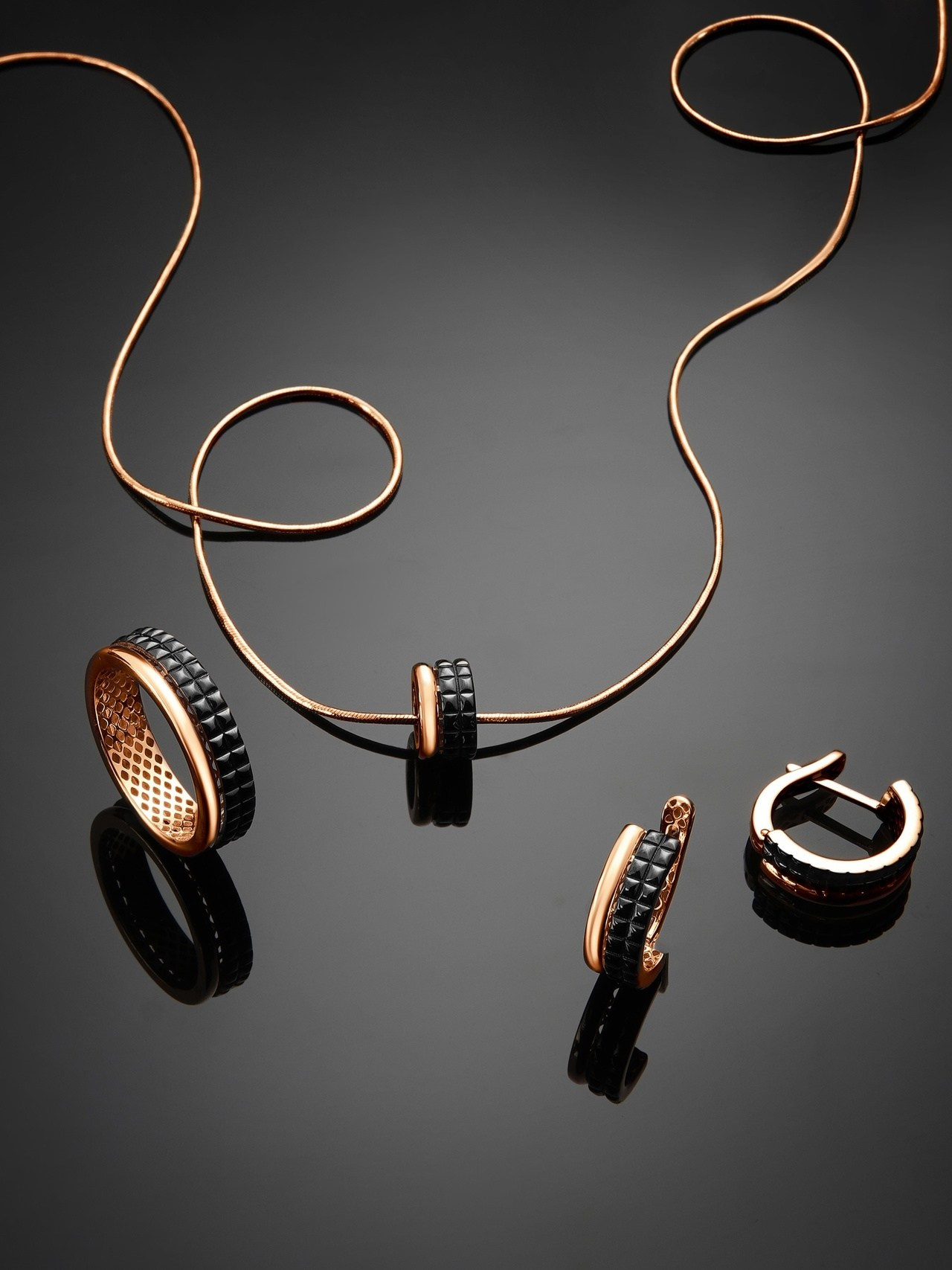 Фотограф ювелирных изделий в Кирове. Предметный фотограф Киров. Съемка для маркетплейсов