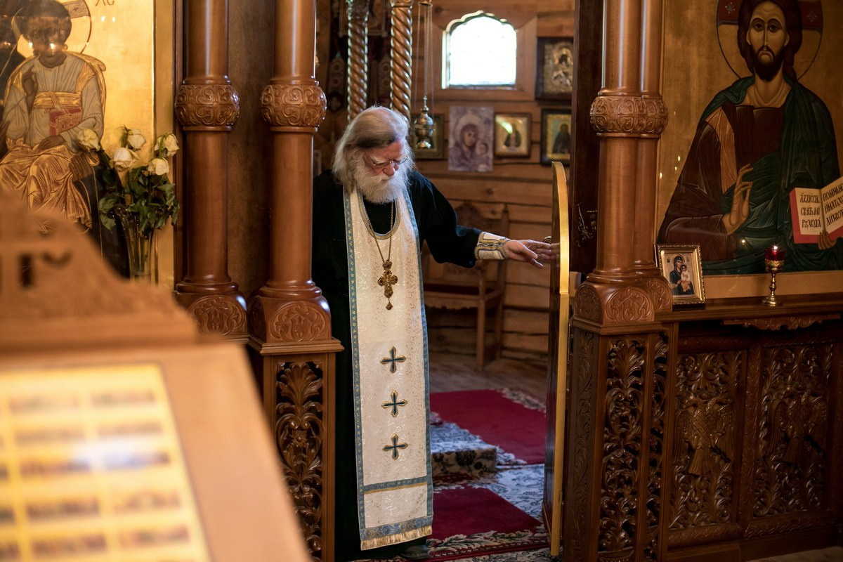 Крещение Храм всех Русских святых. п.Сосново. Фотограф на крещение в Санкт Петербурге