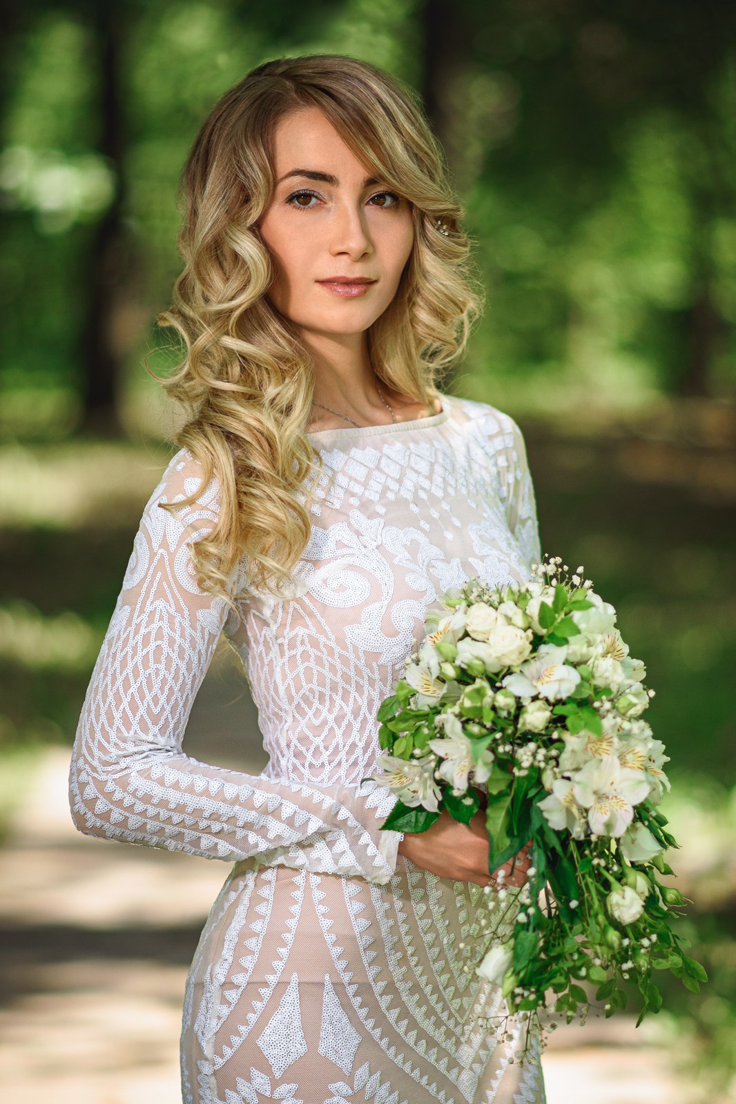 Свадебная фотосессия. Компания и фотошкола по созданию контента в Москве