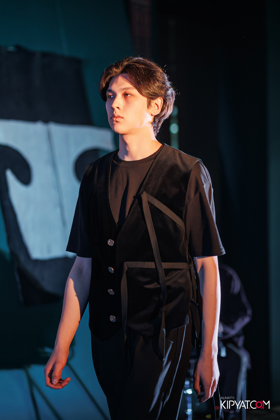 FASHION ПОКАЗ, КАЗАХСКОЙ НАЦИОНАЛЬНОЙ ОДЕЖДЫ. КИПЯТКОМ АЛМАТЫ!