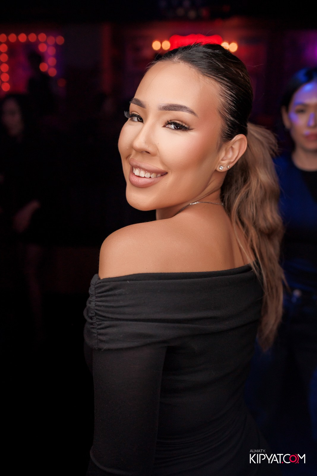 FITNESS ЁЛКА в ночном клубе SANTA BARBARA. КИПЯТКОМ АЛМАТЫ!