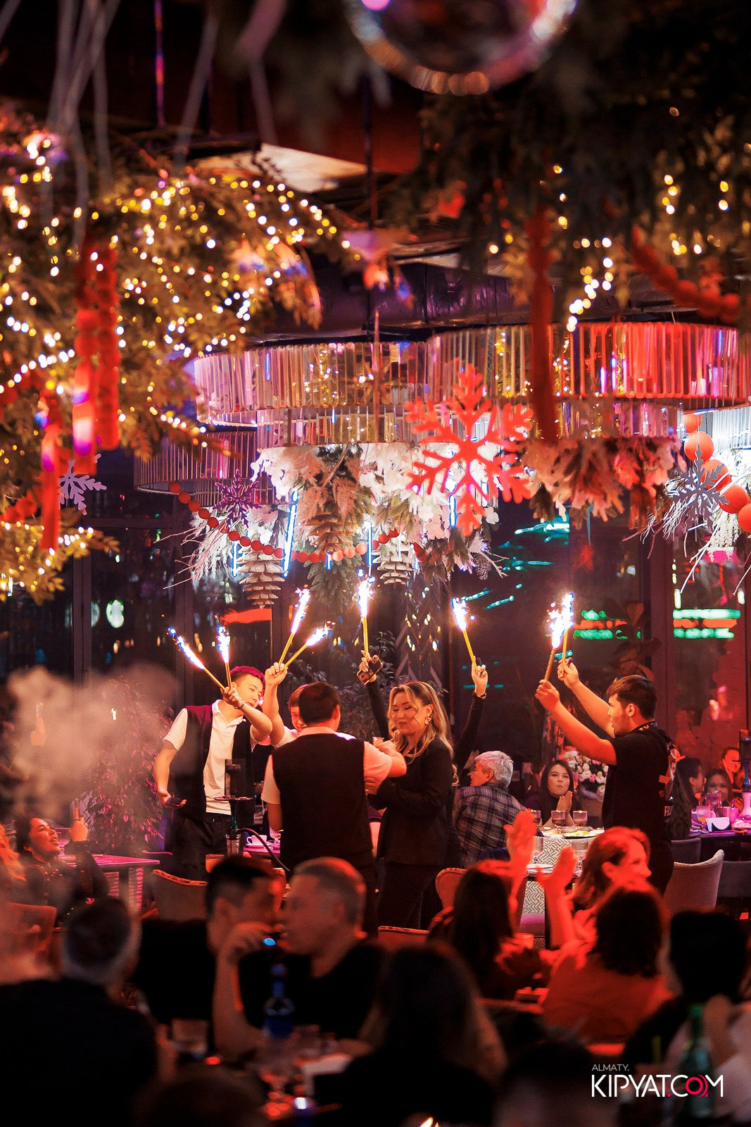 FRIENDS BAR & TERRACE. КИПЯТКОМ АЛМАТЫ! Фотосъемка мероприятий в Алматы