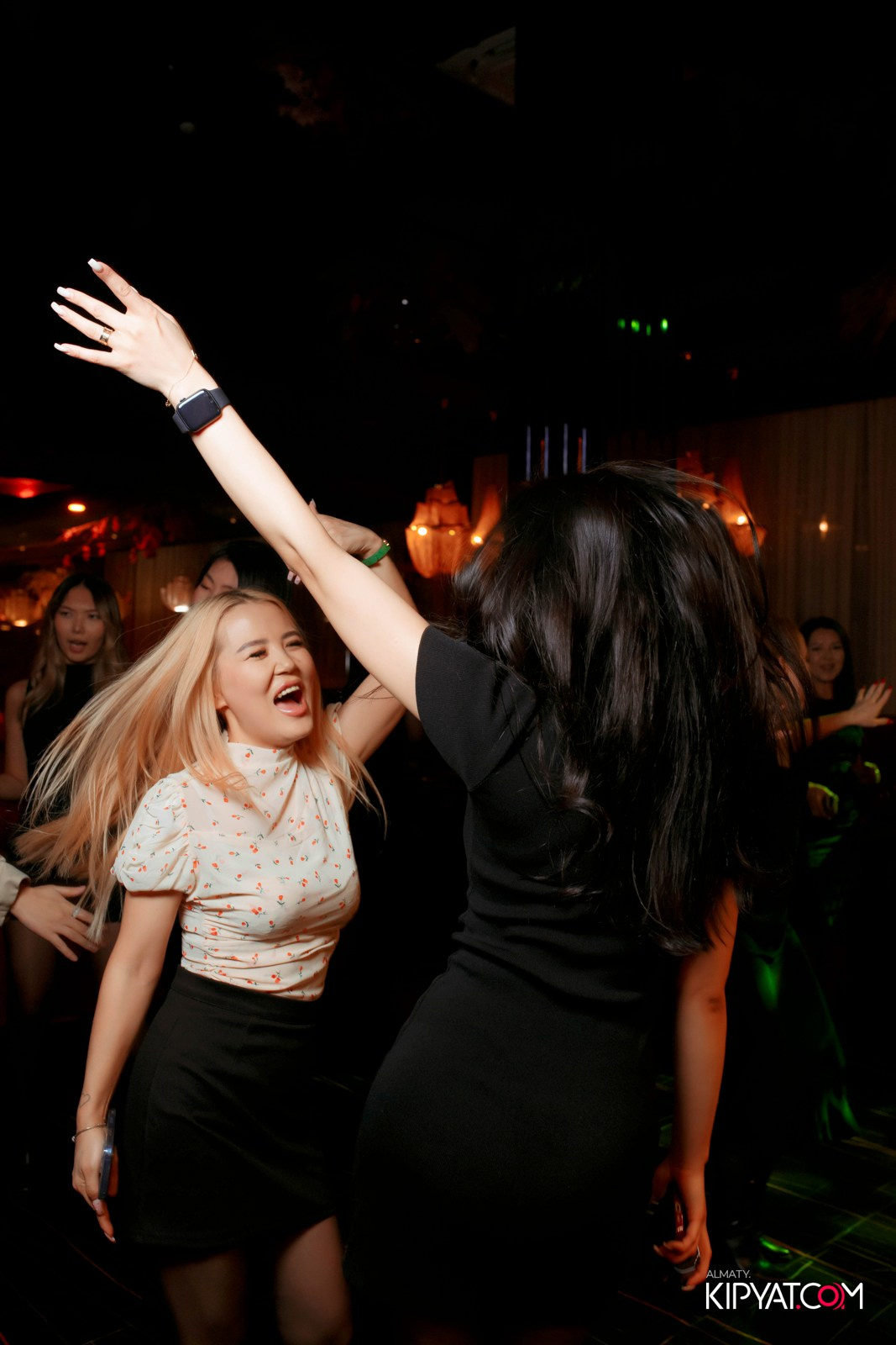 БАР ПАНАЕХАЛИ НА ДОСТЫК. КИПЯТКОМ АЛМАТЫ! Фотосъемка мероприятий в Алматы