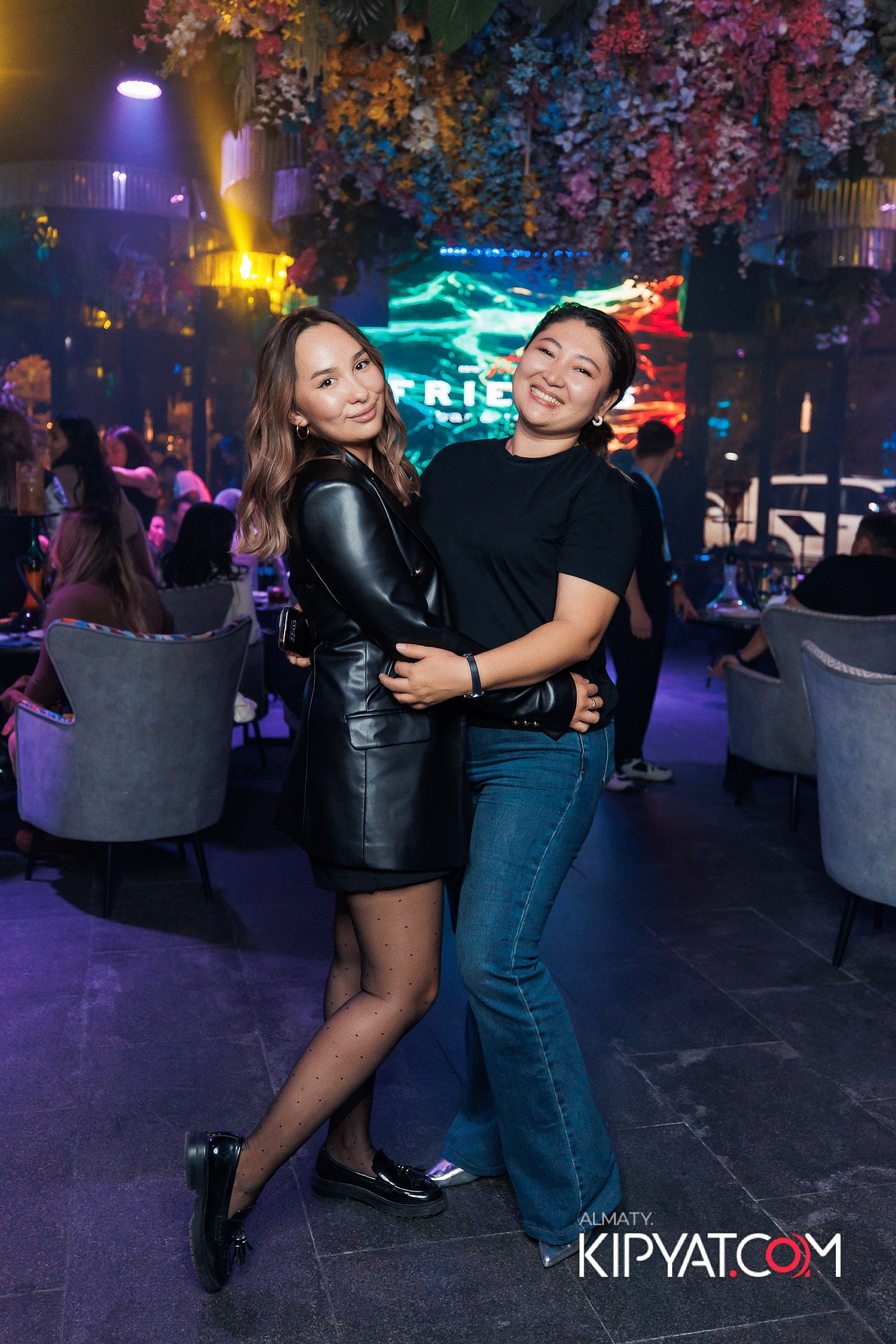 FRIENDS BAR & TERRACE. КИПЯТКОМ АЛМАТЫ! Фотосъемка мероприятий в Алматы