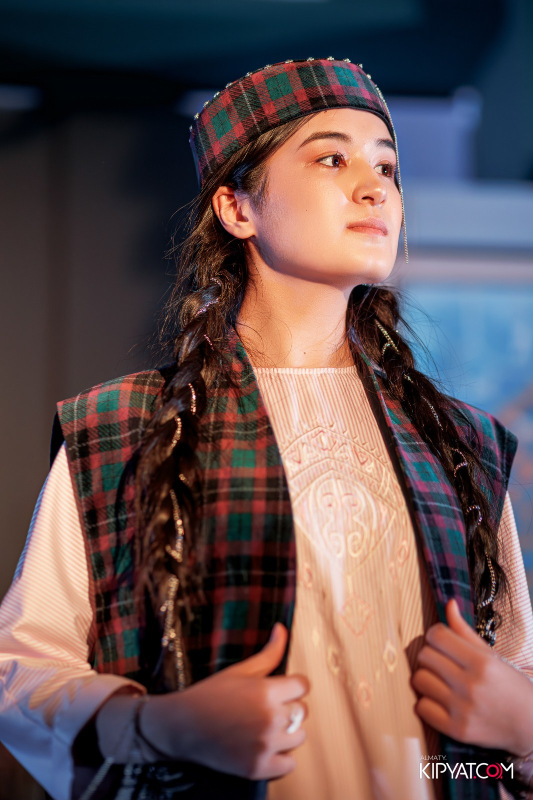 FASHION ПОКАЗ, КАЗАХСКОЙ НАЦИОНАЛЬНОЙ ОДЕЖДЫ. КИПЯТКОМ АЛМАТЫ!