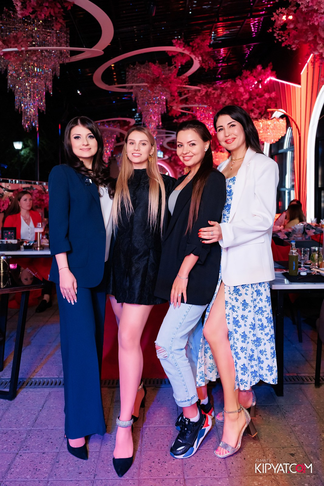 НОДАР РЕВИЯ В «ЗАЯ, НА БИС». КИПЯТКОМ АЛМАТЫ!