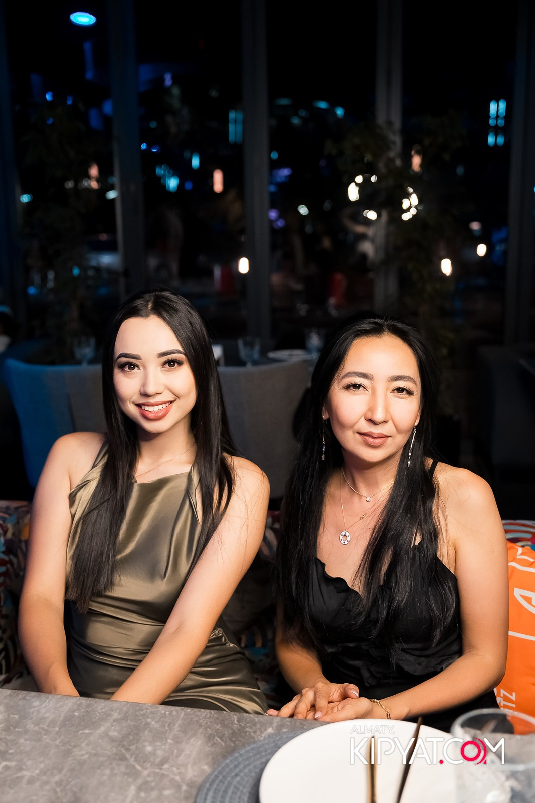 FRIENDS BAR & TERRACE. КИПЯТКОМ АЛМАТЫ!