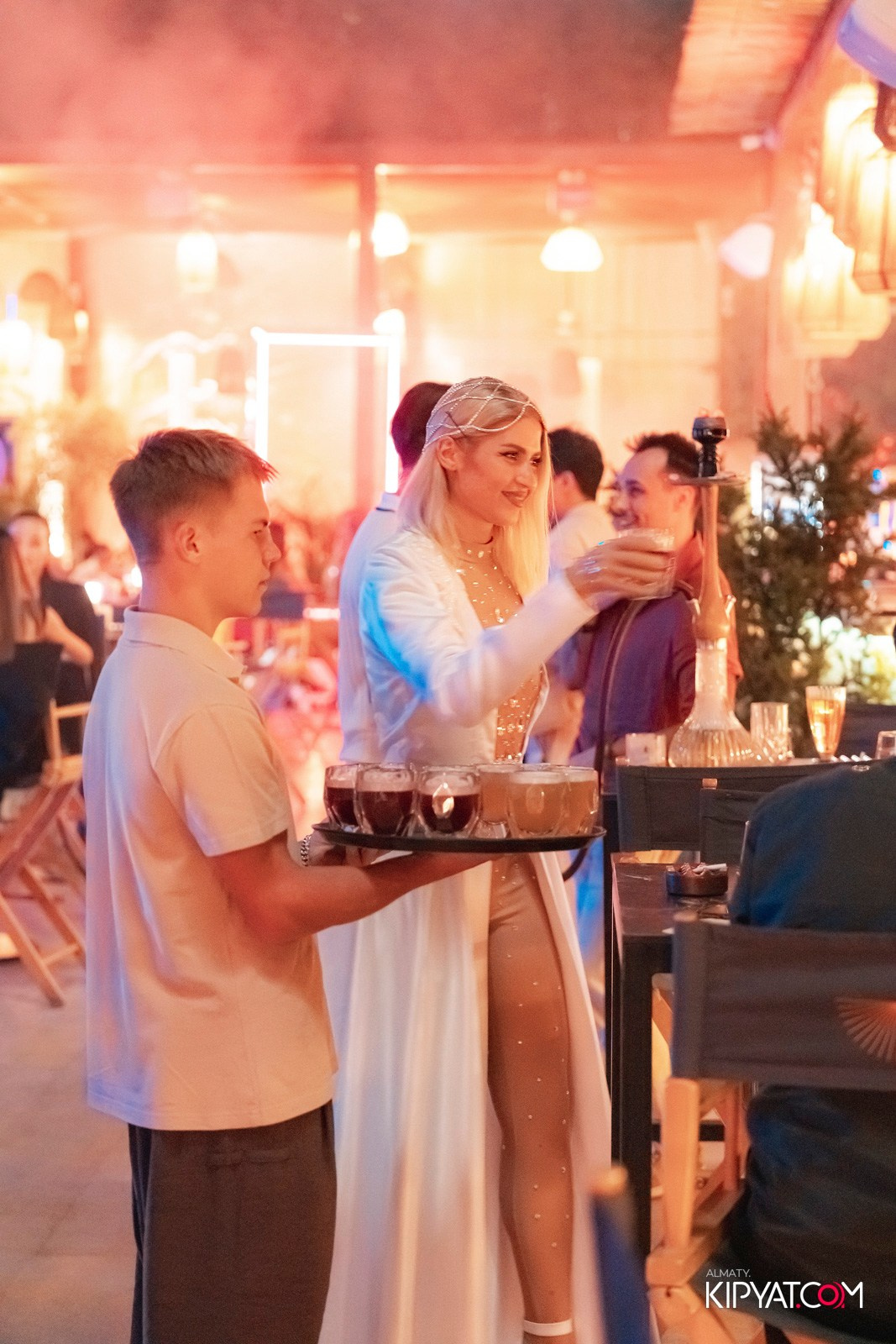 EDEN POOL & BAR. КИПЯТКОМ АЛМАТЫ!